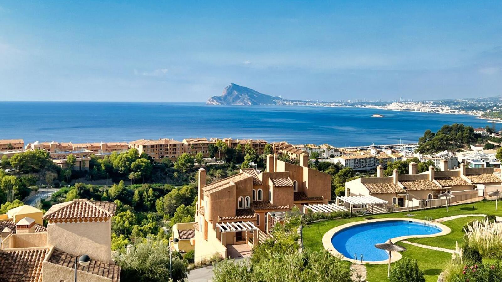 Charming Townhouse With Sea Views & Pool In Altea Βίλα Κάλπε Εξωτερικό φωτογραφία